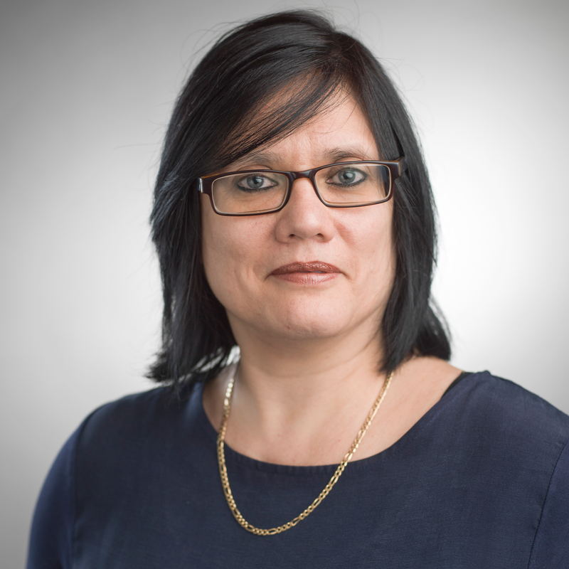 Elizabeth Lovisetto, Buchhaltung